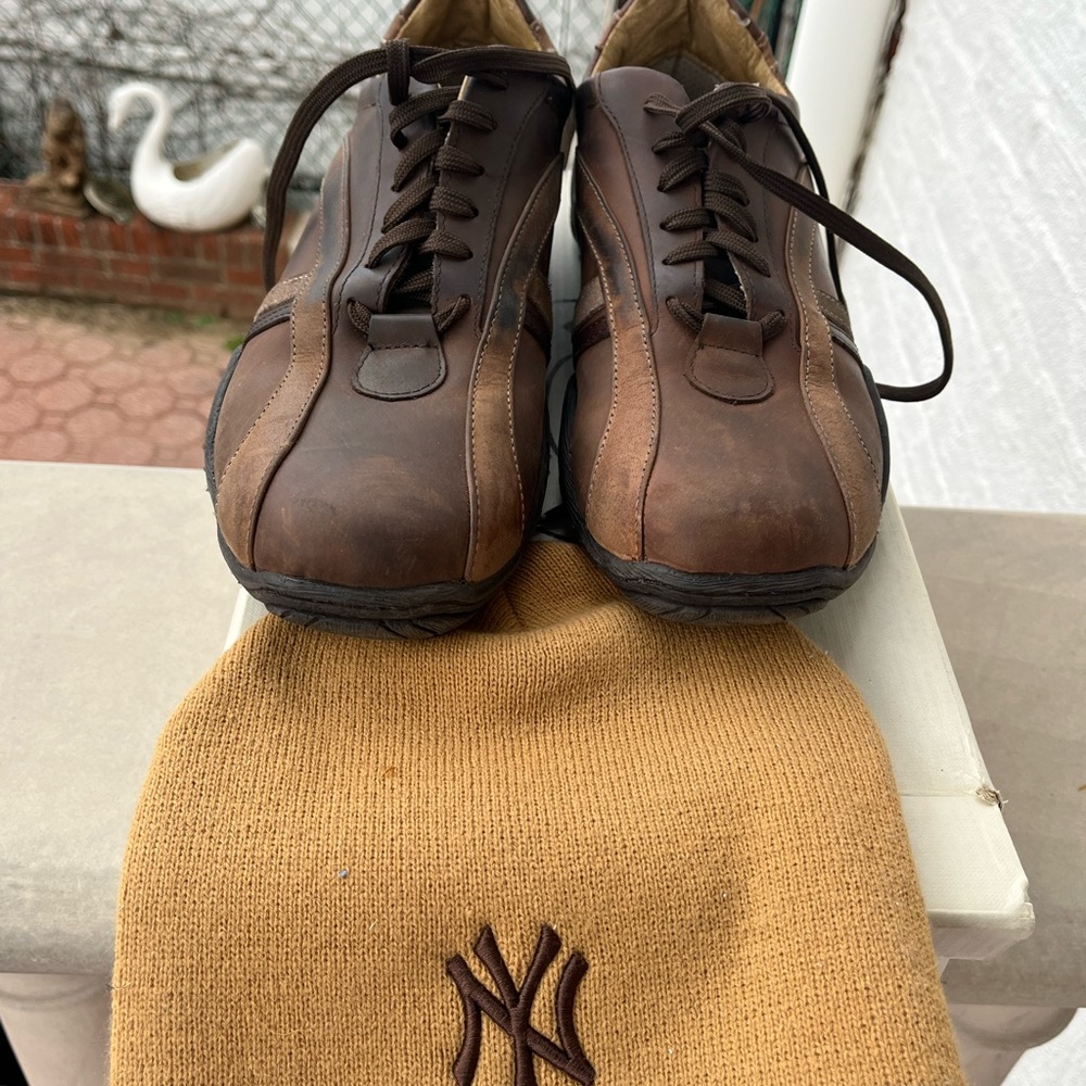 Steve Madden shoes & Matching Yankees Wool hat
